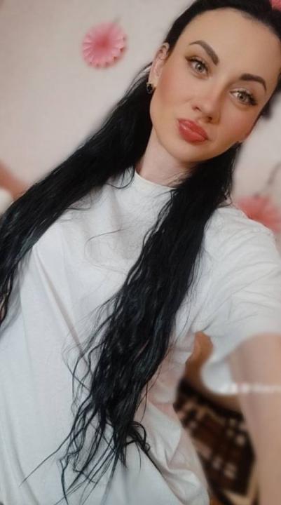 Webcam chat profile for Bravielle: Ask about my Hobbies