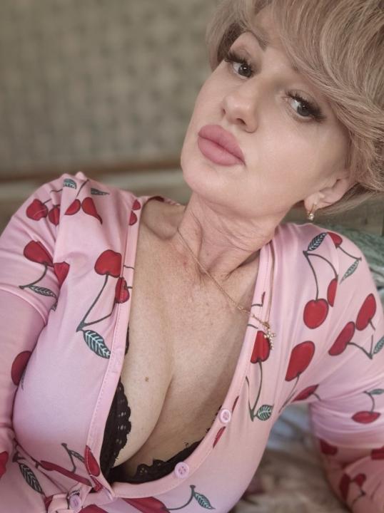 Webcam chat profile for Lisicka27: Exercise