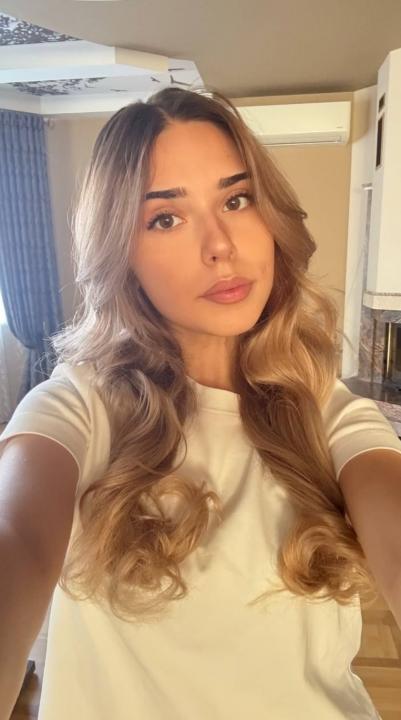 Webcam chat profile for CrystalDove: Ask about my Hobbies