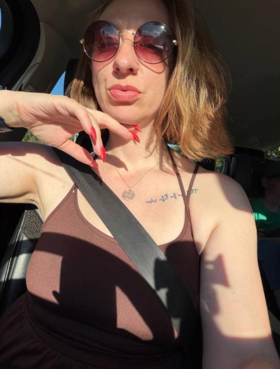 Webcam chat profile for VelvetPeach: Ask about my Hobbies