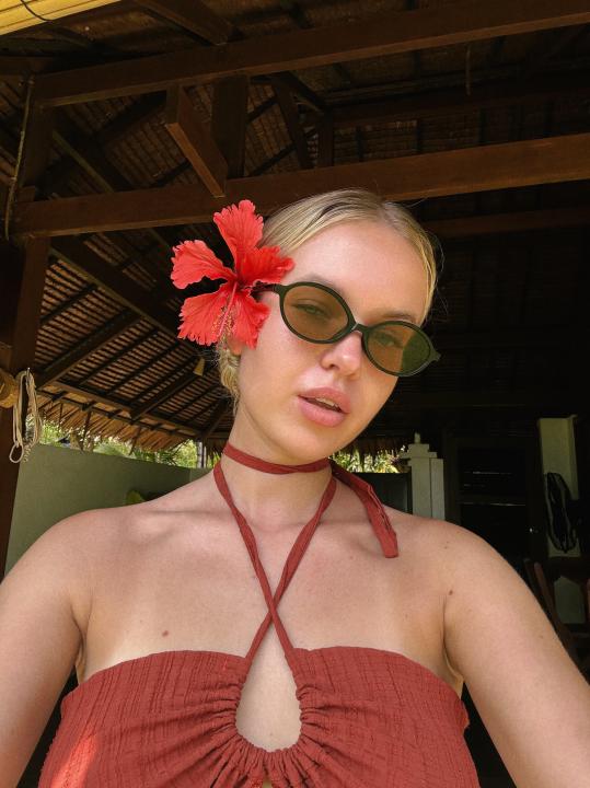 Webcam chat profile for roxycherry: Cooking