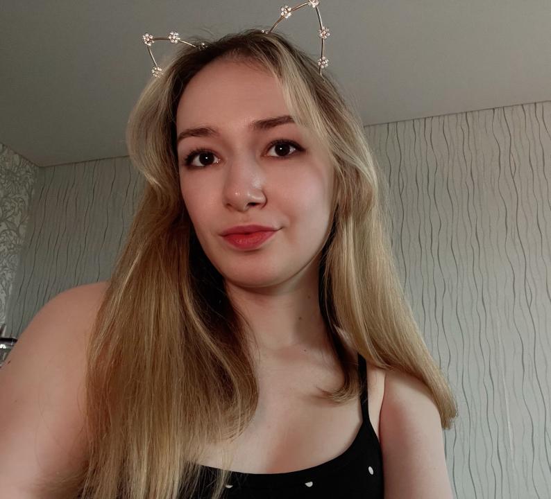 Webcam chat profile for AnnaBanana: Legs, feet & shoes