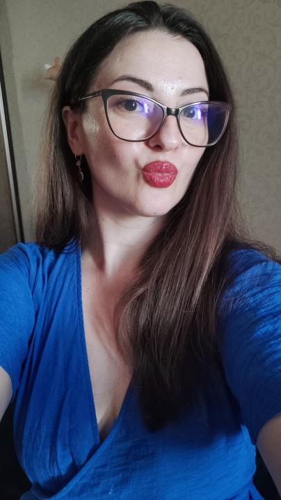 Webcam chat profile for MissMoonlight: Ask about my Hobbies