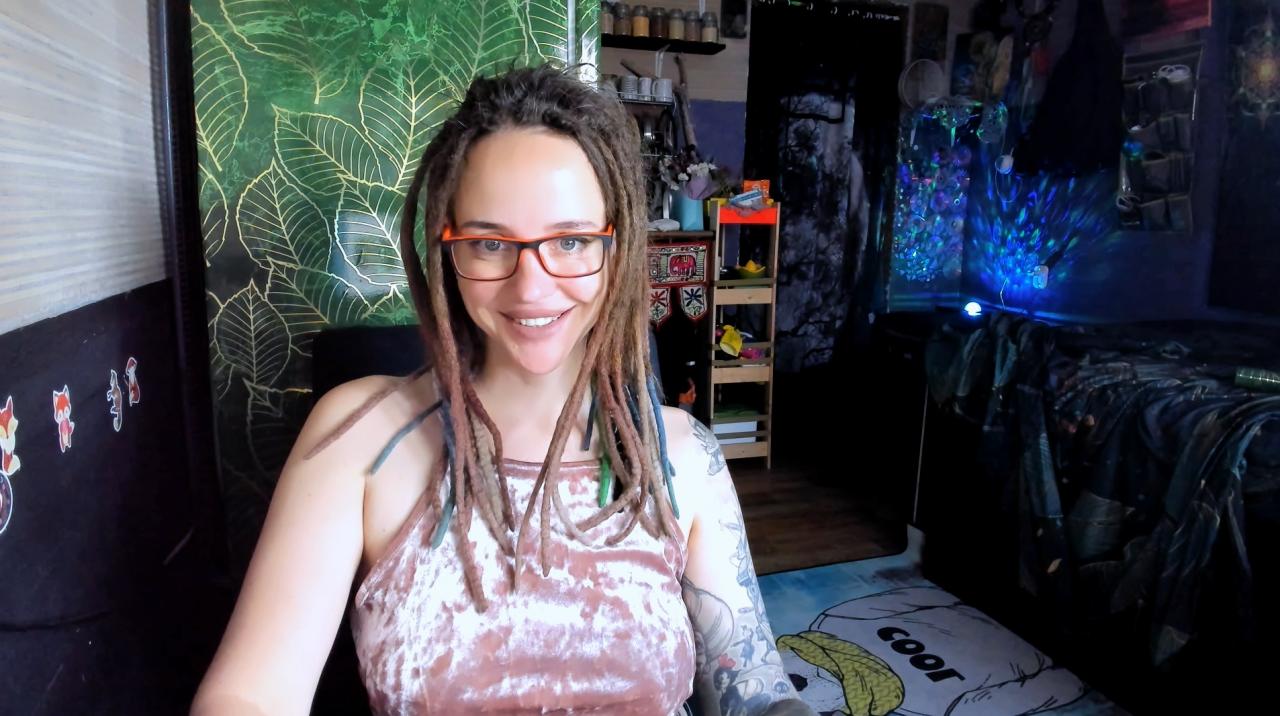 Webcam chat profile for LisaFoxy: Legs, feet & shoes