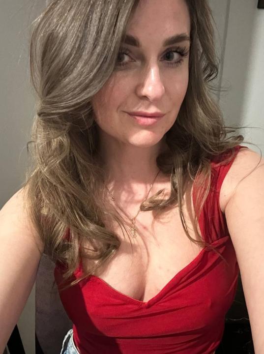 Webcam chat profile for VelaraMuse: Outfits