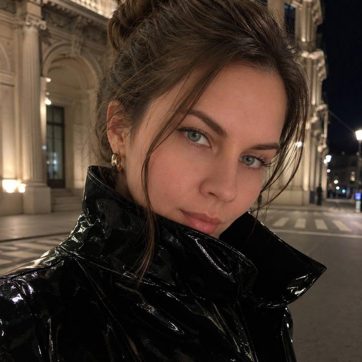 Webcam chat profile for PoisonKiss: Travel