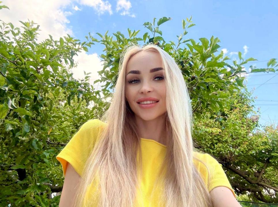 Webcam chat profile for Julietta25