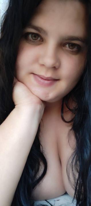 Webcam chat profile for Enorielle: Ask about my Hobbies