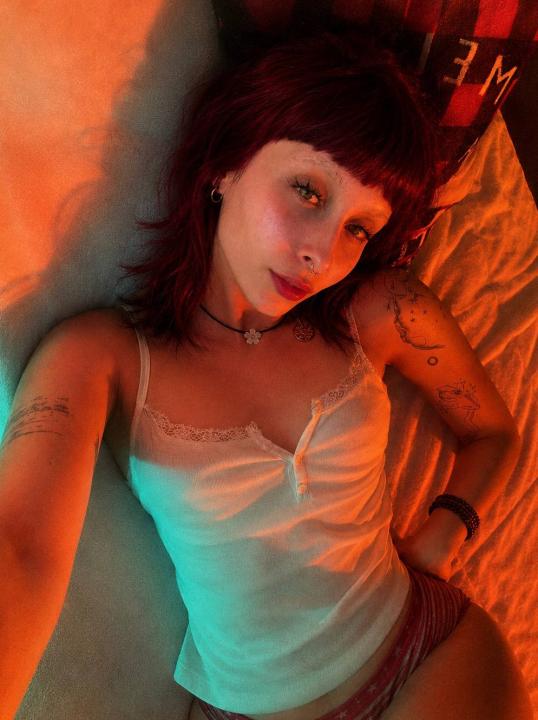 Webcam chat profile for lalaland: Travel