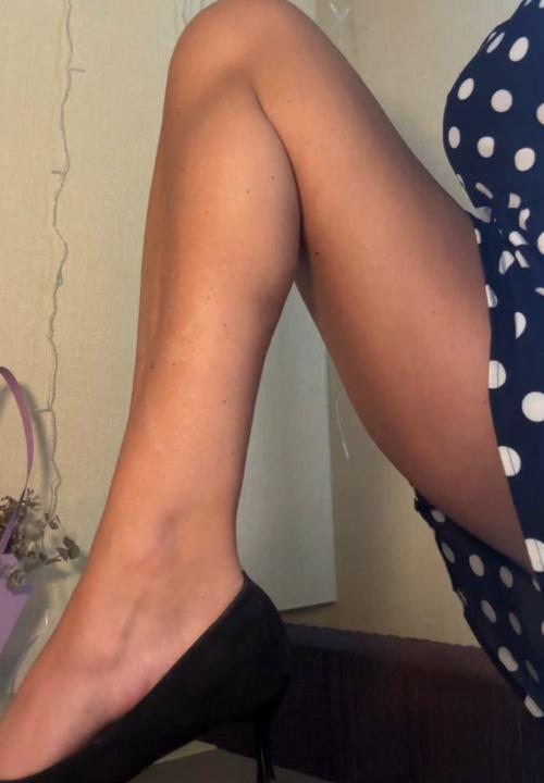 Webcam chat profile for WonderfulWoman: Smoking