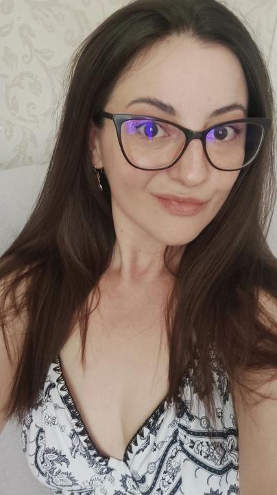 Webcam chat profile for MissMoonlight: Ask about my Hobbies