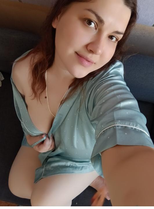 Webcam chat profile for Lilya: Legs, feet & shoes