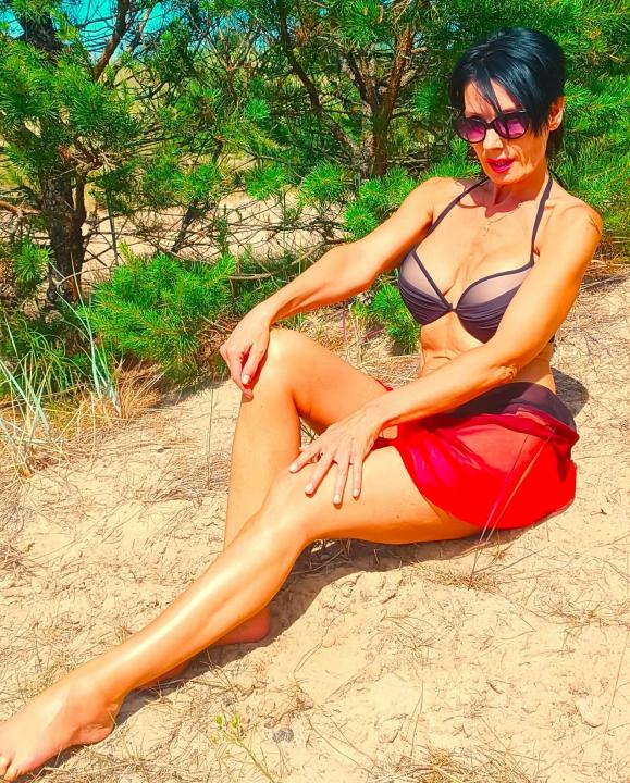 Webcam chat profile for AdorableAnna: Legs, feet & shoes