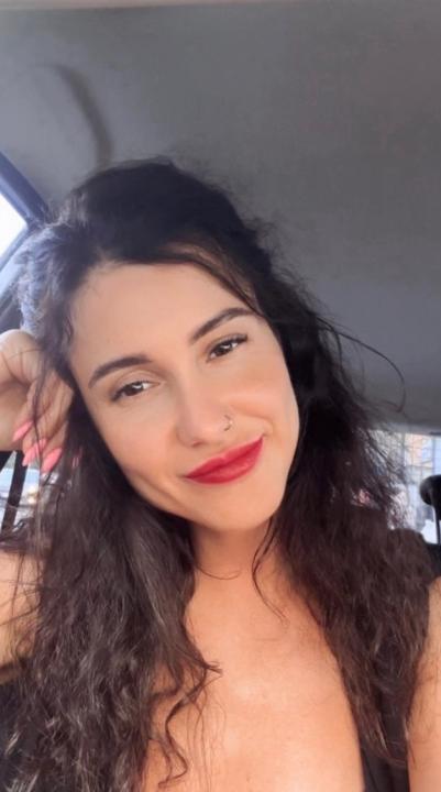Webcam chat profile for SilentLuna: Ask about my Hobbies