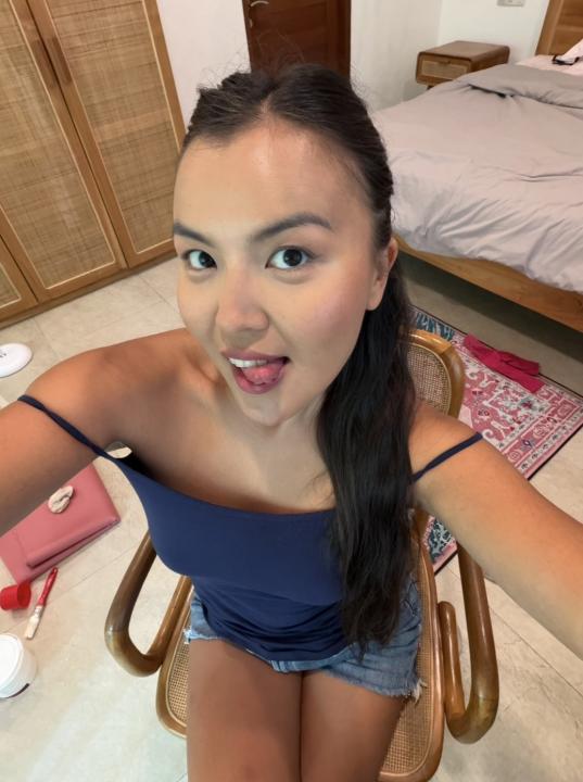 Webcam chat profile for HottestAsian
