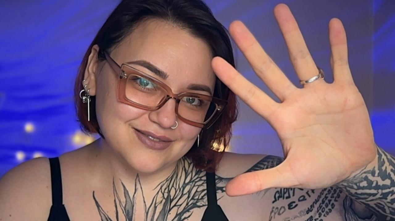 Webcam chat profile for TrueAlice: Travel