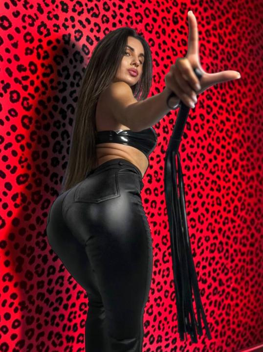 Webcam chat profile for JuliannaSportiv: Bondage & discipline
