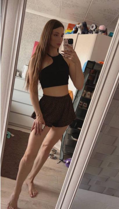Webcam chat profile for Helvina: Ask about my Hobbies