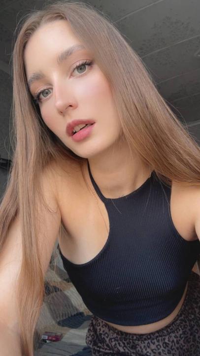 Webcam chat profile for Helvina: Ask about my Hobbies