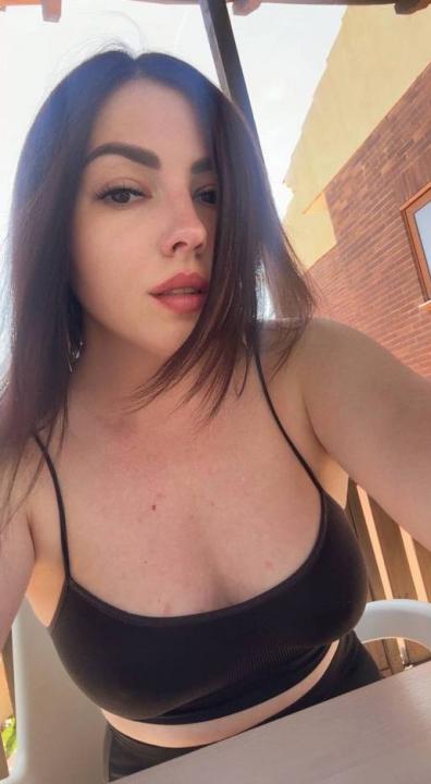 Webcam chat profile for Ameli