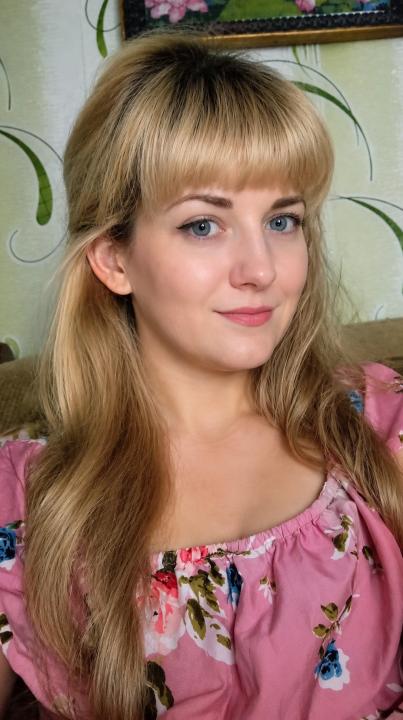 Webcam chat profile for BellaBee: Outfits
