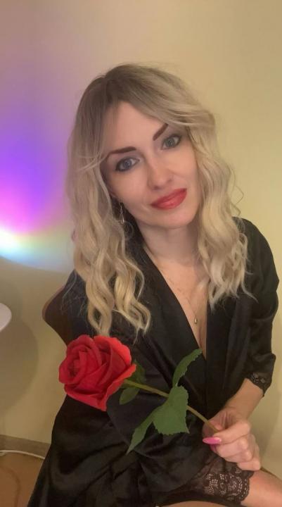 Webcam chat profile for Gracelyn: Exhibition