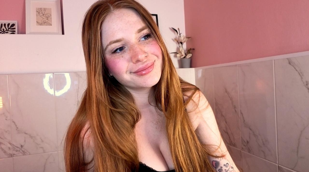 Webcam chat profile for RinKittyy: Legs, feet & shoes