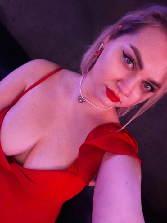 Webcam chat profile for Kariva: Dominatrix