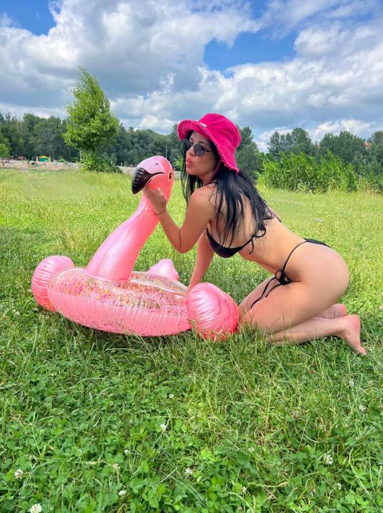 Webcam chat profile for SweetStarr