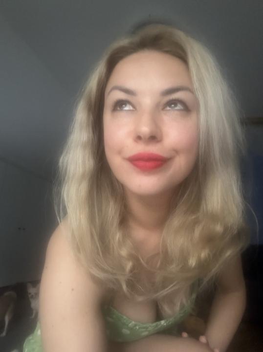 Webcam chat profile for AriannaVey: Outfits