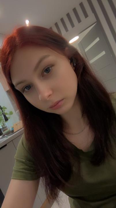 Webcam chat profile for KrisstinaSkay: Smoking