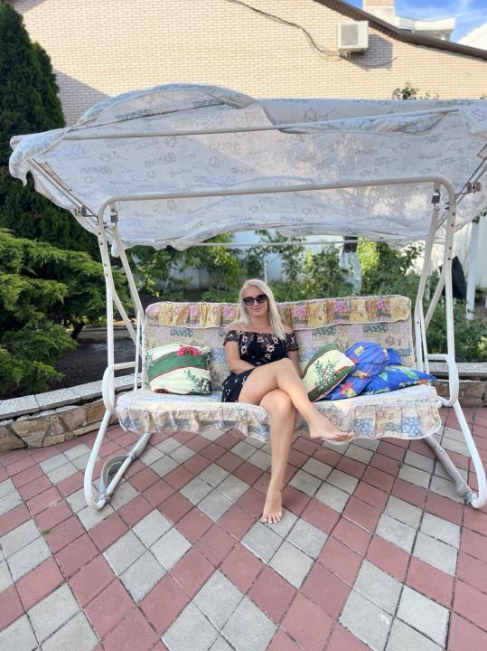 Webcam chat profile for SweetBlond777: Legs, feet & shoes