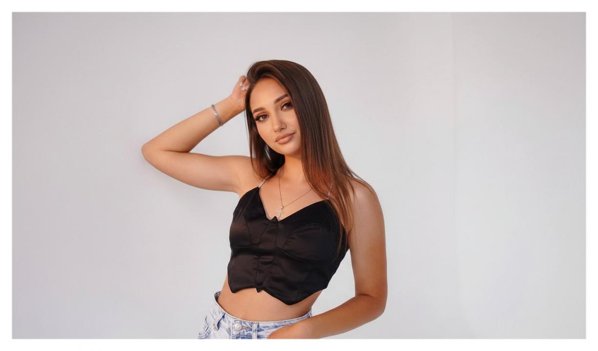 Webcam chat profile for HayleyMonroe: Outfits