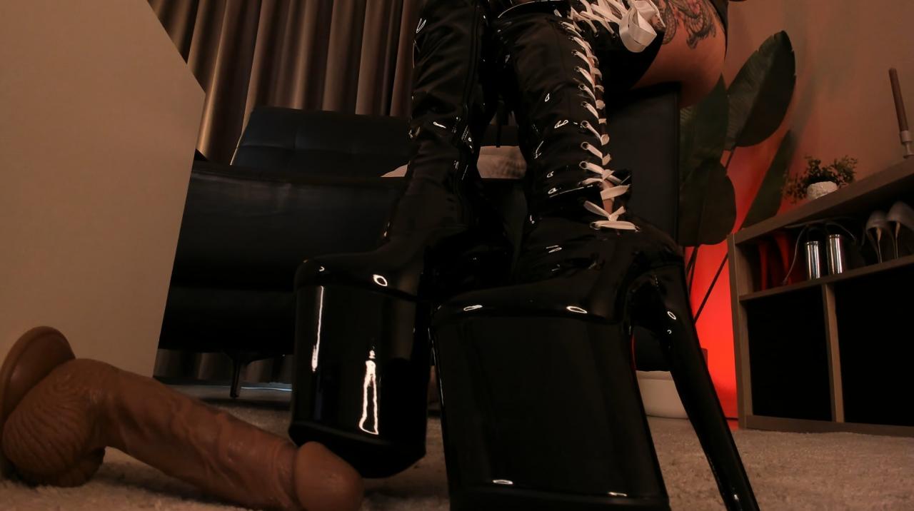 Webcam chat profile for TorriKitten: Bondage & discipline