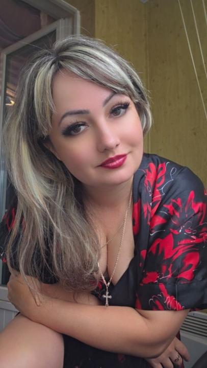 Webcam chat profile for CherryLover: Ask about my Hobbies