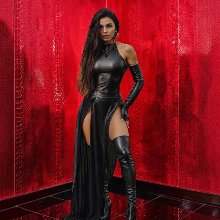 Webcam chat profile for JuliannaSportiv: Bondage & discipline