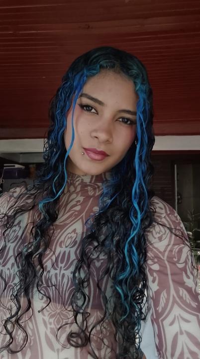 Webcam chat profile for Franchesca: Legs, feet & shoes