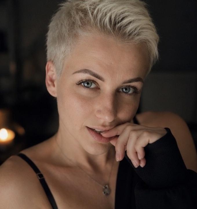 Webcam chat profile for YoutanPoluo