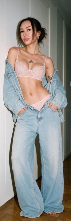 Webcam chat profile for Lolikyt8965: Dancing