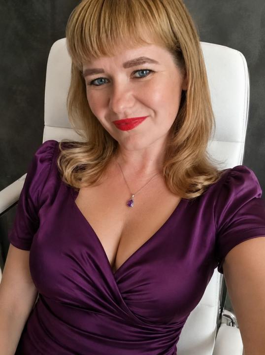 Webcam chat profile for Tersia: Ask about my Hobbies