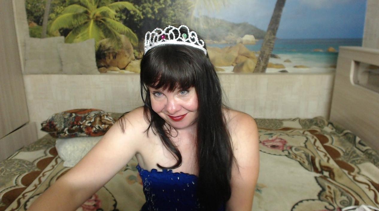 Webcam chat profile for Destinybbb: Bondage & discipline