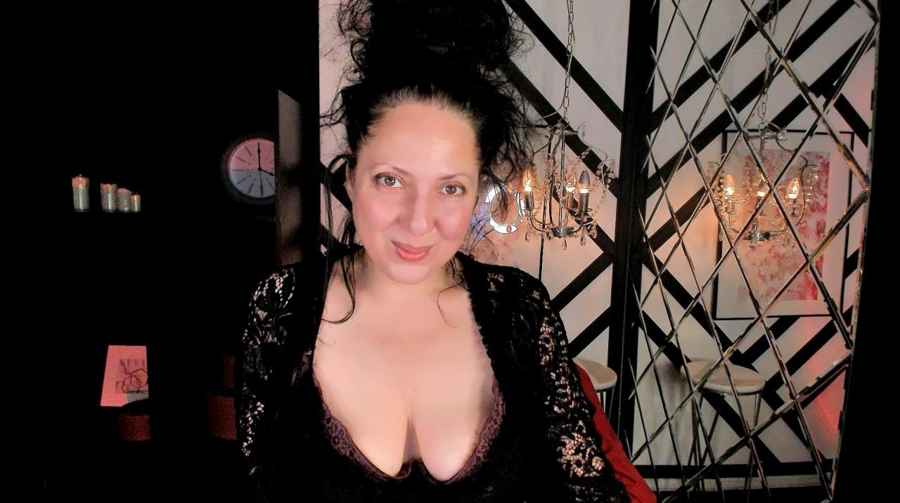 Webcam chat profile for AnitaMuse: Latex & rubber