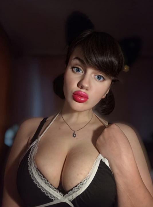 Webcam chat profile for MoonlitSiren