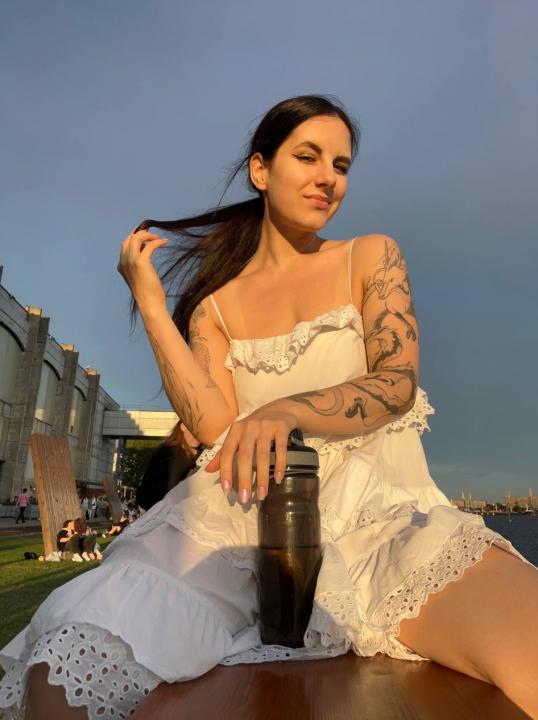 Webcam chat profile for KellyWoods: Leather