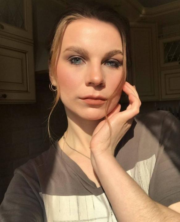 Webcam chat profile for xVelia: Ask about my Hobbies