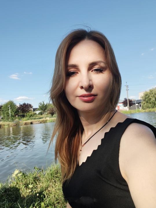 Webcam chat profile for LisaBlonde