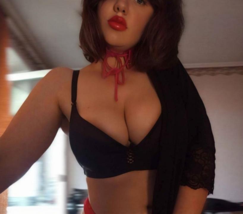 Webcam chat profile for MoonlitSiren