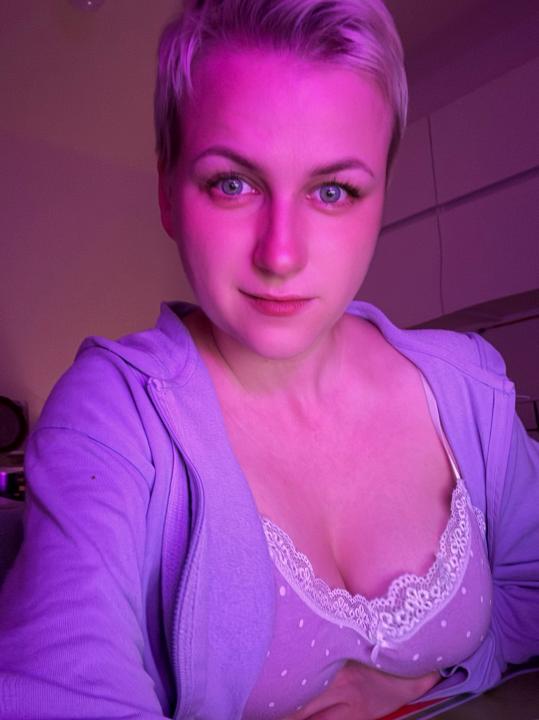 Webcam chat profile for YoutanPoluo