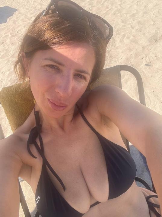 Webcam chat profile for AureliaHots: Outfits