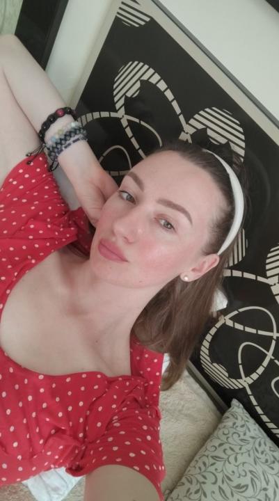 Webcam chat profile for Eira